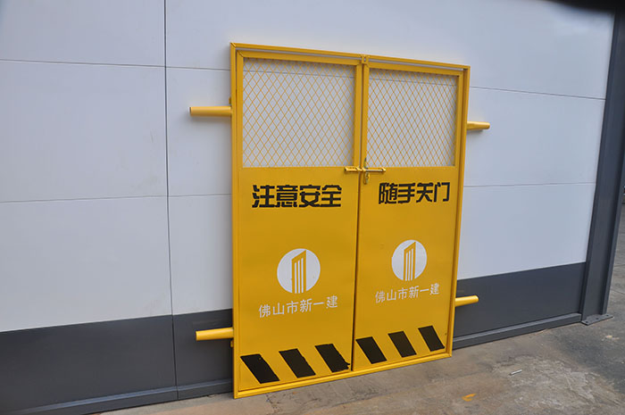 臨邊防護欄與立柱怎么連接？ 